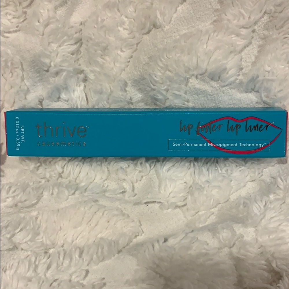 Thrive Lip Liner - Valisia shade